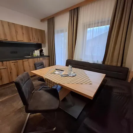 شقة Ferienwohnung Nassfeld - Badestrand Inklusive